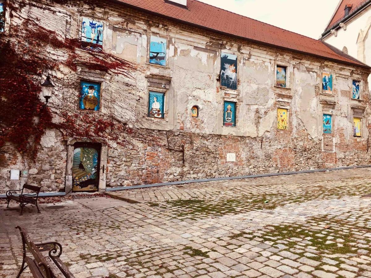 Second Home In Heart Of Bratislava Exterior photo